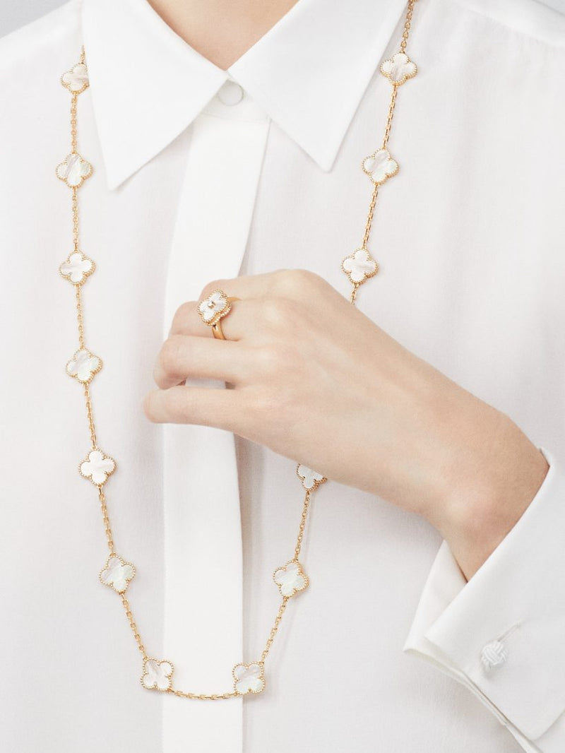 Vintage Alhambra long necklace, 20 motifs 18K yellow gold, Mother-of-pearl