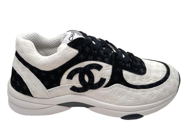 Chanel CC Logo Embossé Blanc Noir Daim