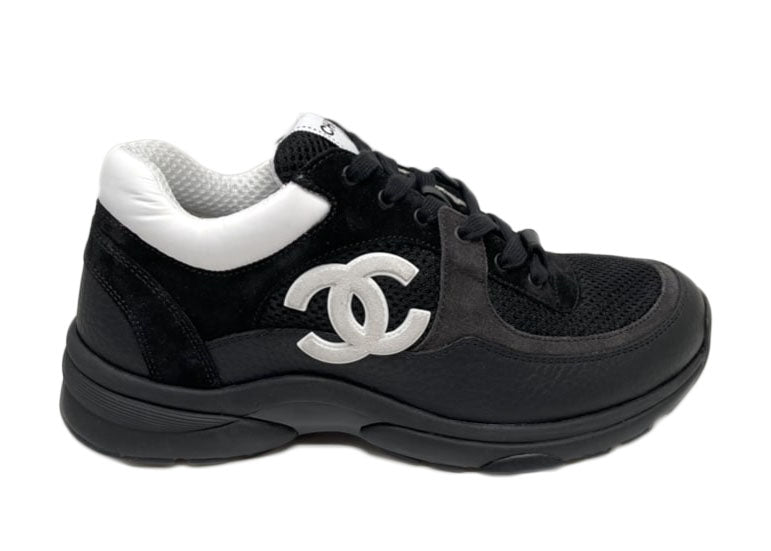 Chanel Low Top Sneaker Schwarz Weiß