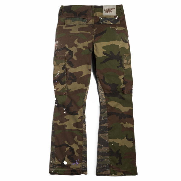 Pantalon évasé camouflage LA de Gallery Dept.