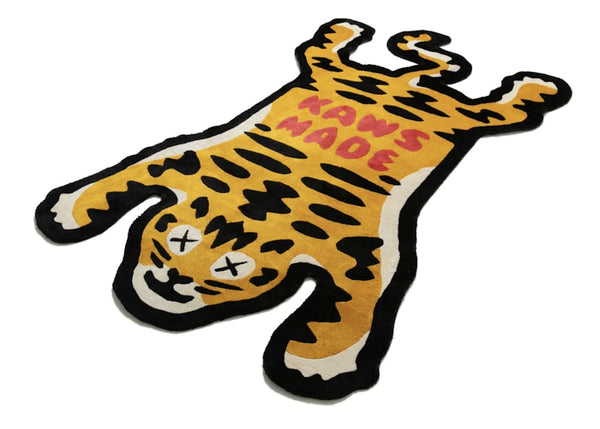 Tapis en soie de tigre KAWS x Human Made