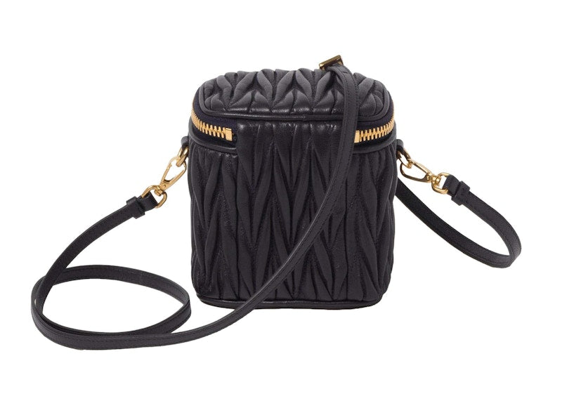 Miu Miu Mini-Tasche aus Matelassé-Nappaleder Schwarz