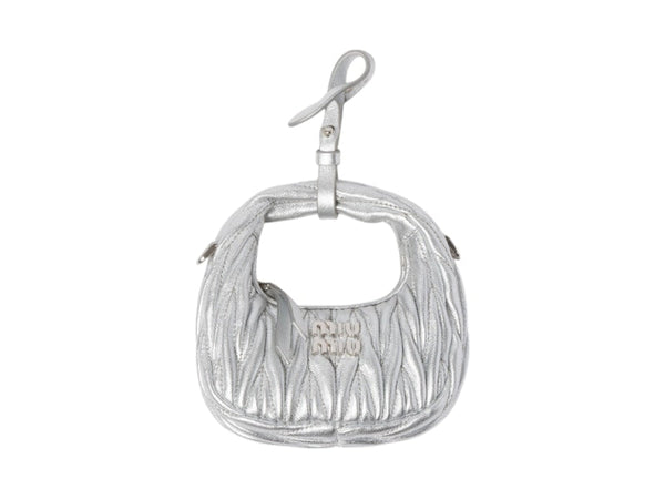 Miu Miu Wander Matelassé Nappaleder Micro Hobo Bag Silber