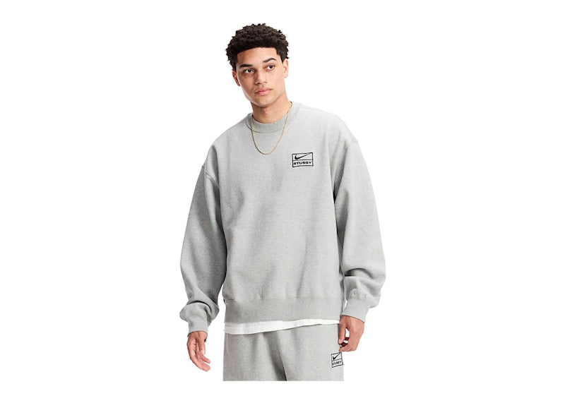 Sweat-shirt Nike x Stussy Crew en polaire gris (SS23)