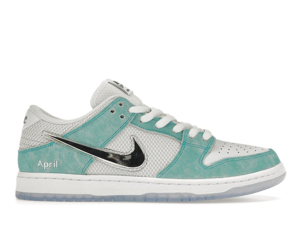 Skateboards Nike SB Dunk Low d'avril