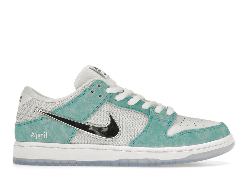 Skateboards Nike SB Dunk Low d'avril