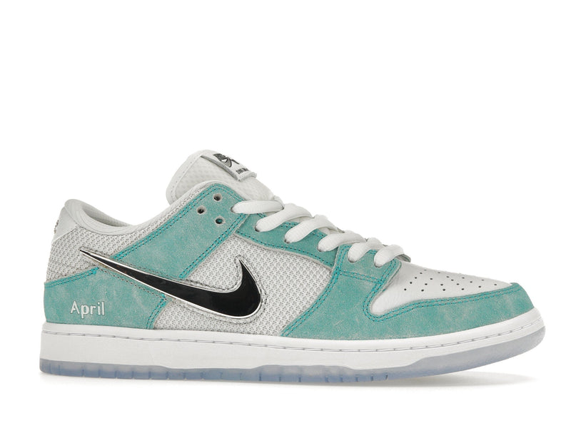 Skateboards Nike SB Dunk Low d'avril