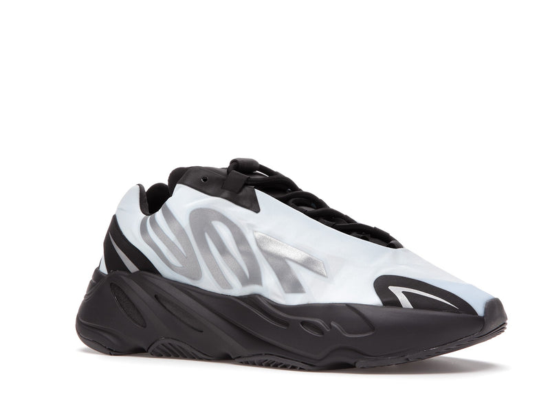 adidas Yeezy Boost 700 MNVN Bleu Teinté