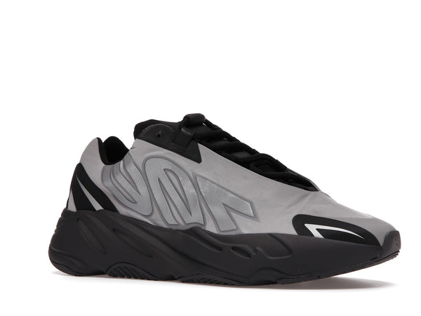 adidas Yeezy Boost 700 MNVN Métallisé