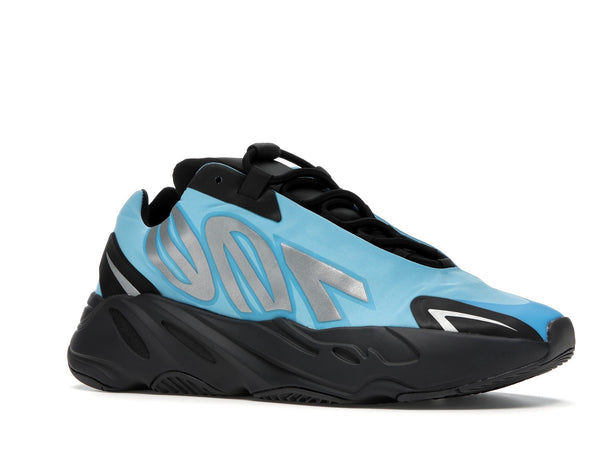 adidas Yeezy Boost 700 MNVN Cyan vif