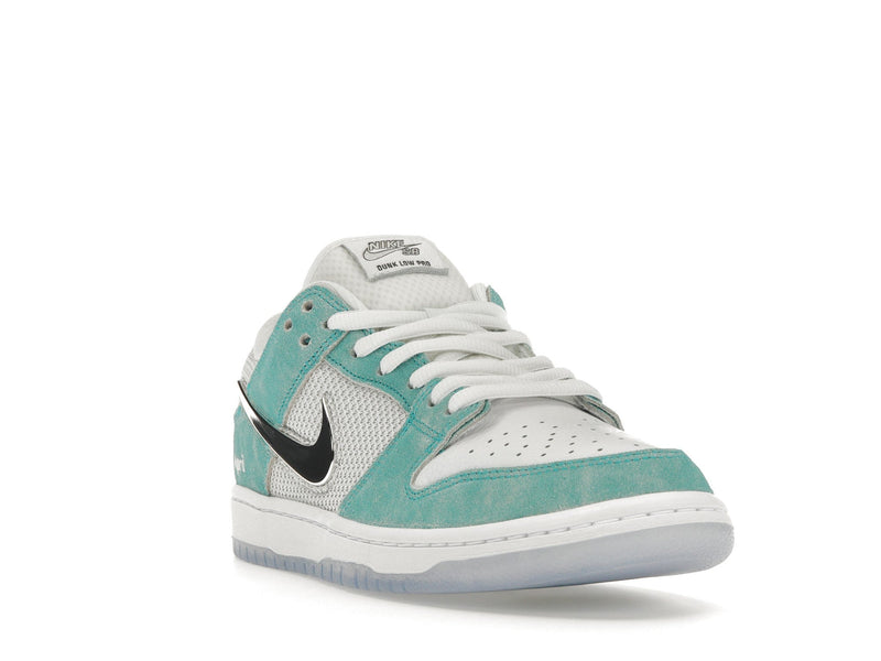 Skateboards Nike SB Dunk Low d'avril