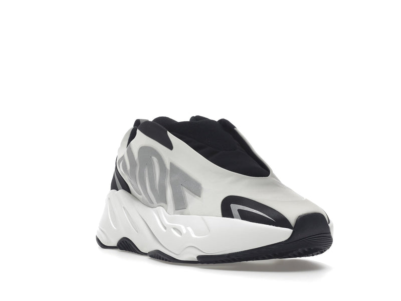 adidas Yeezy Boost 700 MNVN sans lacets analogiques