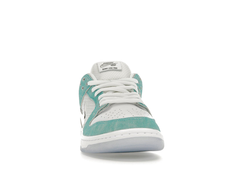 Skateboards Nike SB Dunk Low d'avril