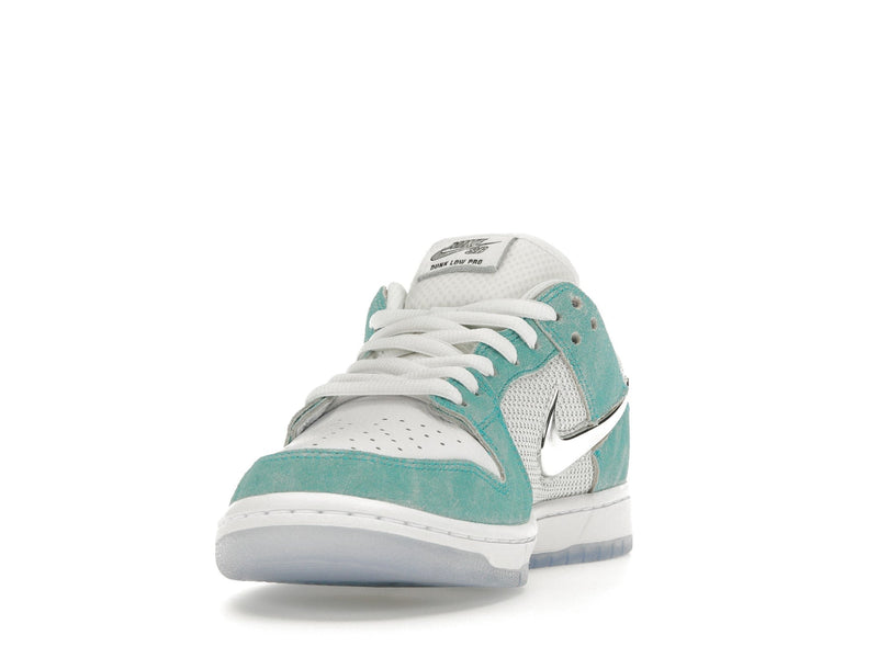 Skateboards Nike SB Dunk Low d'avril