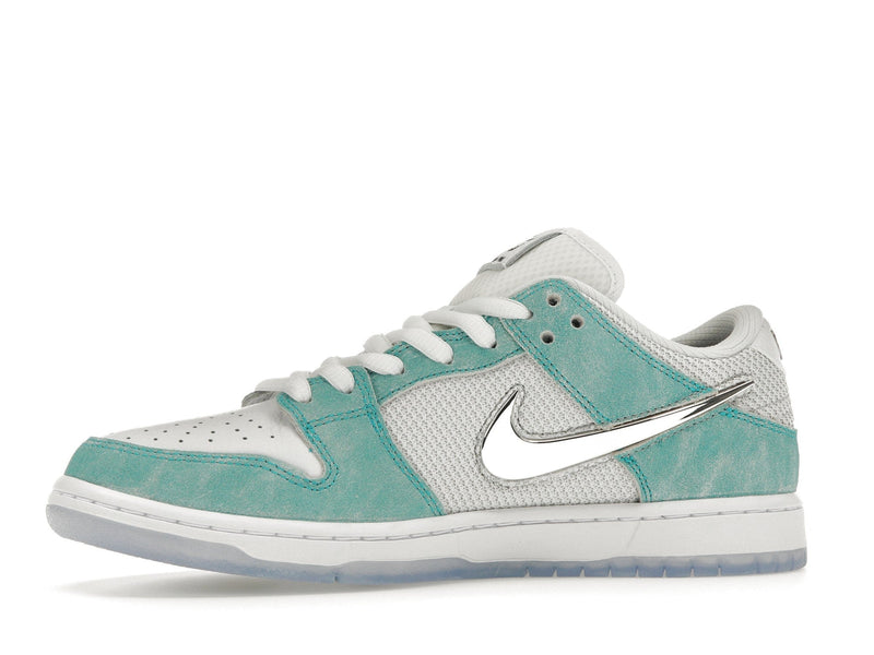 Skateboards Nike SB Dunk Low d'avril