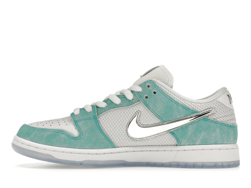Skateboards Nike SB Dunk Low d'avril