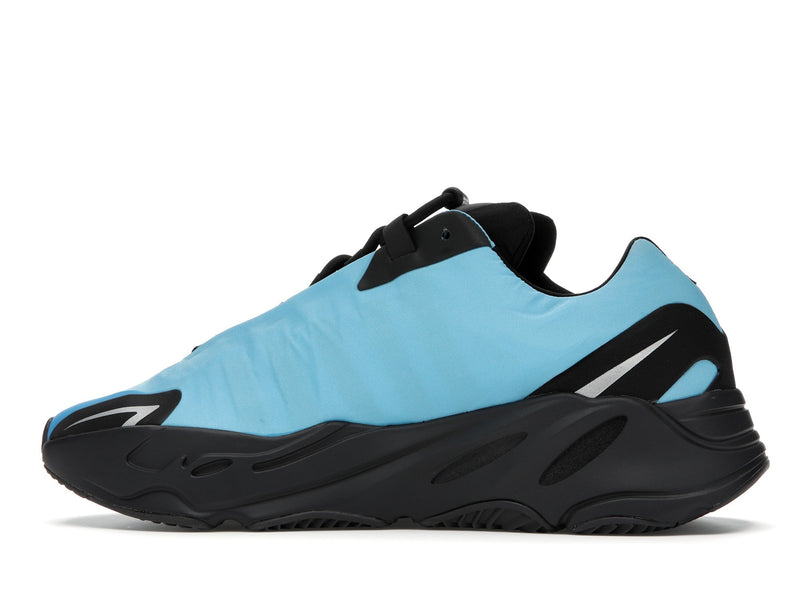 adidas Yeezy Boost 700 MNVN Cyan vif
