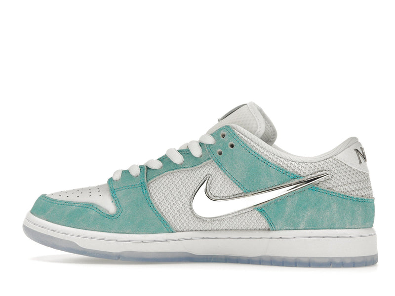 Skateboards Nike SB Dunk Low d'avril