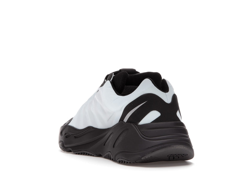 adidas Yeezy Boost 700 MNVN Bleu Teinté