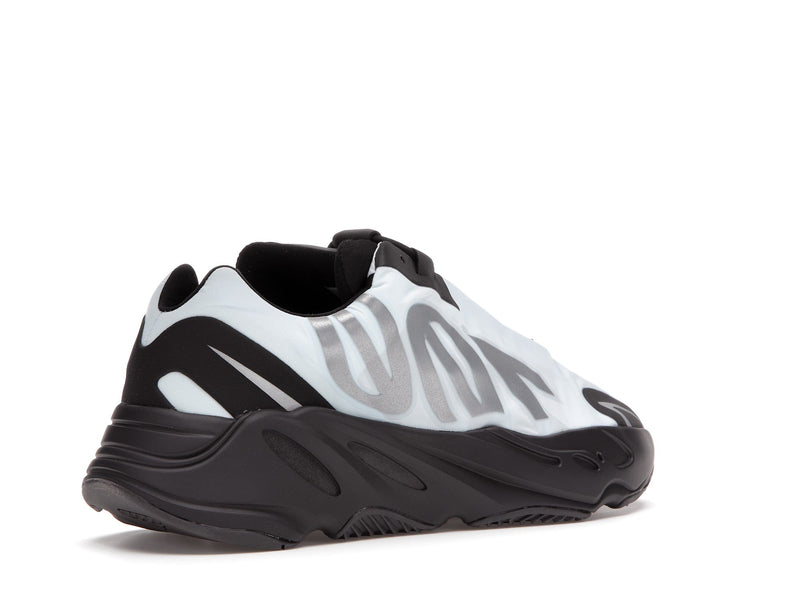 adidas Yeezy Boost 700 MNVN Bleu Teinté