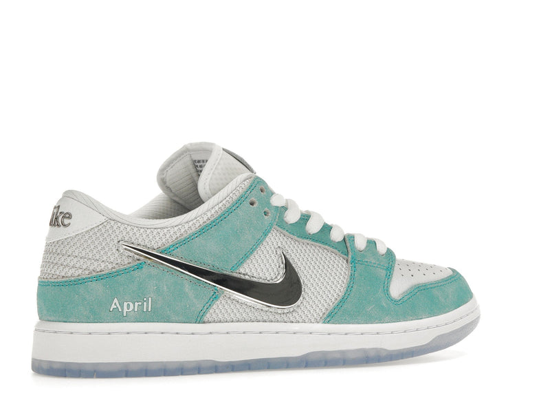 Skateboards Nike SB Dunk Low d'avril