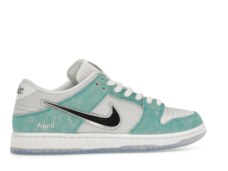 Skateboards Nike SB Dunk Low d'avril