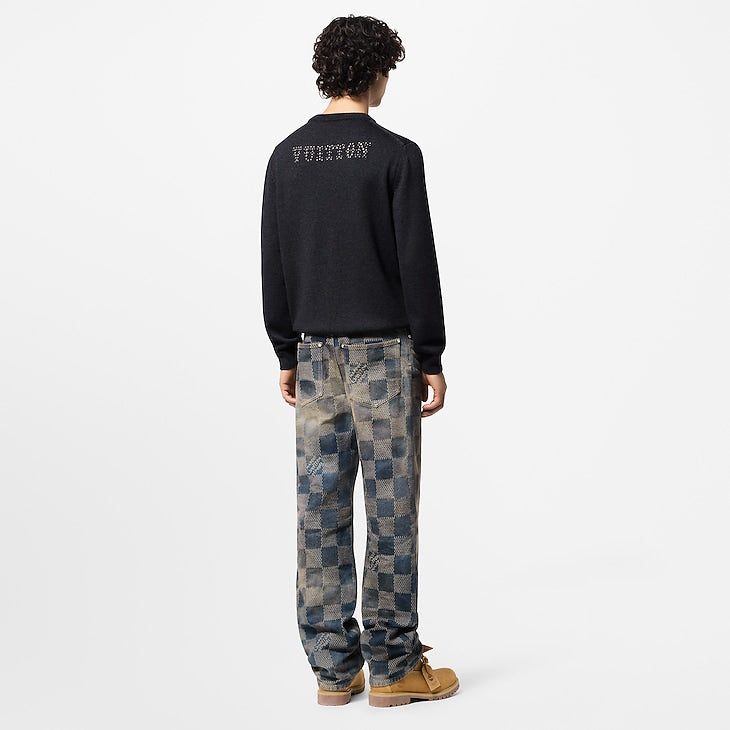 Long-sleeved crew neck sweater made of merino wool with embellishments